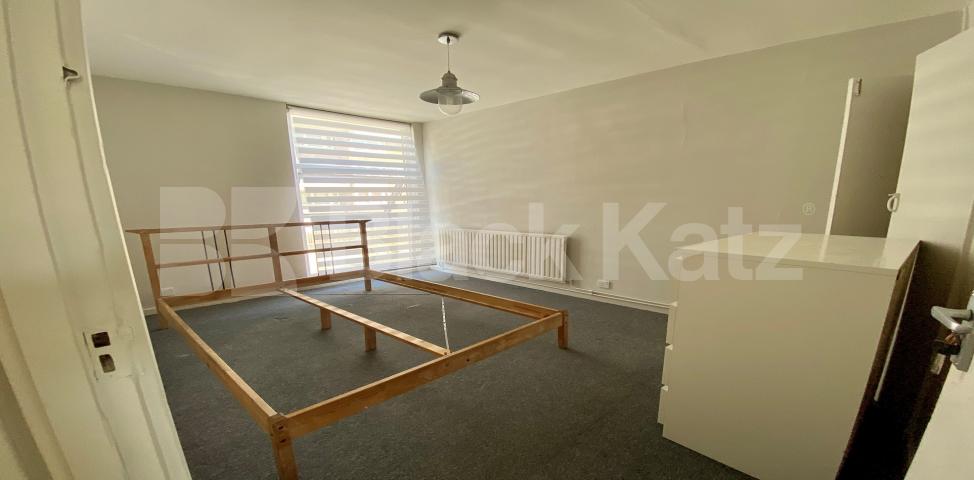 			LET , 4 Bedroom, 1 bath, 1 reception House			 Cottage Grove, Clapham North